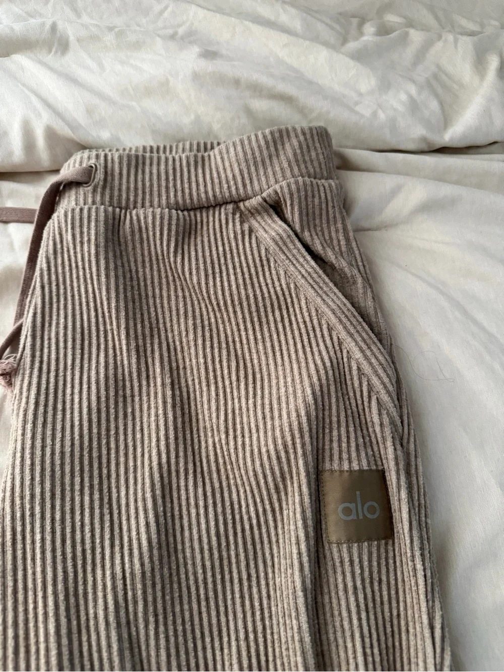 Alo Ribbed Jogger Pants in Taupe